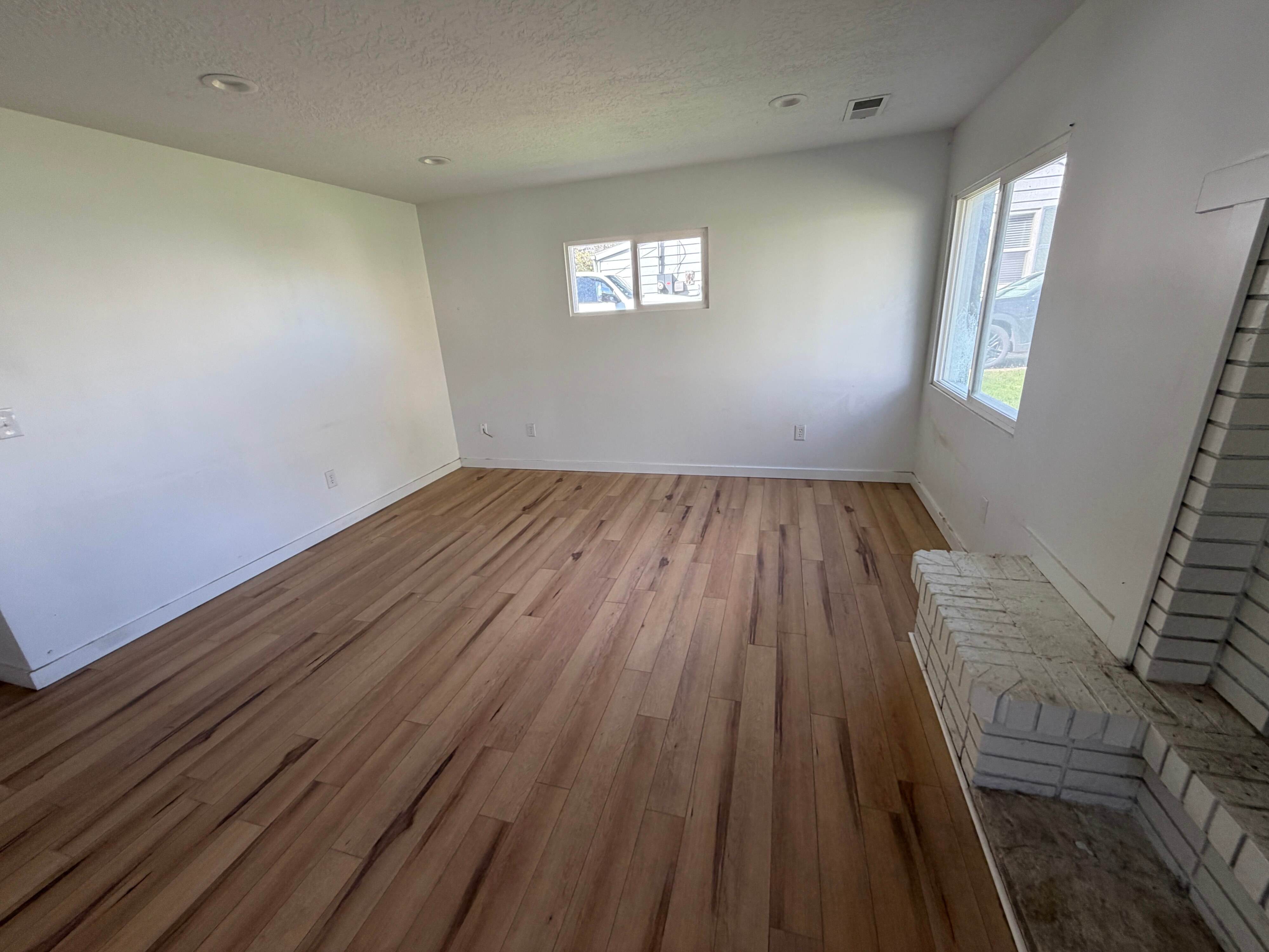 219 N 300 W photo