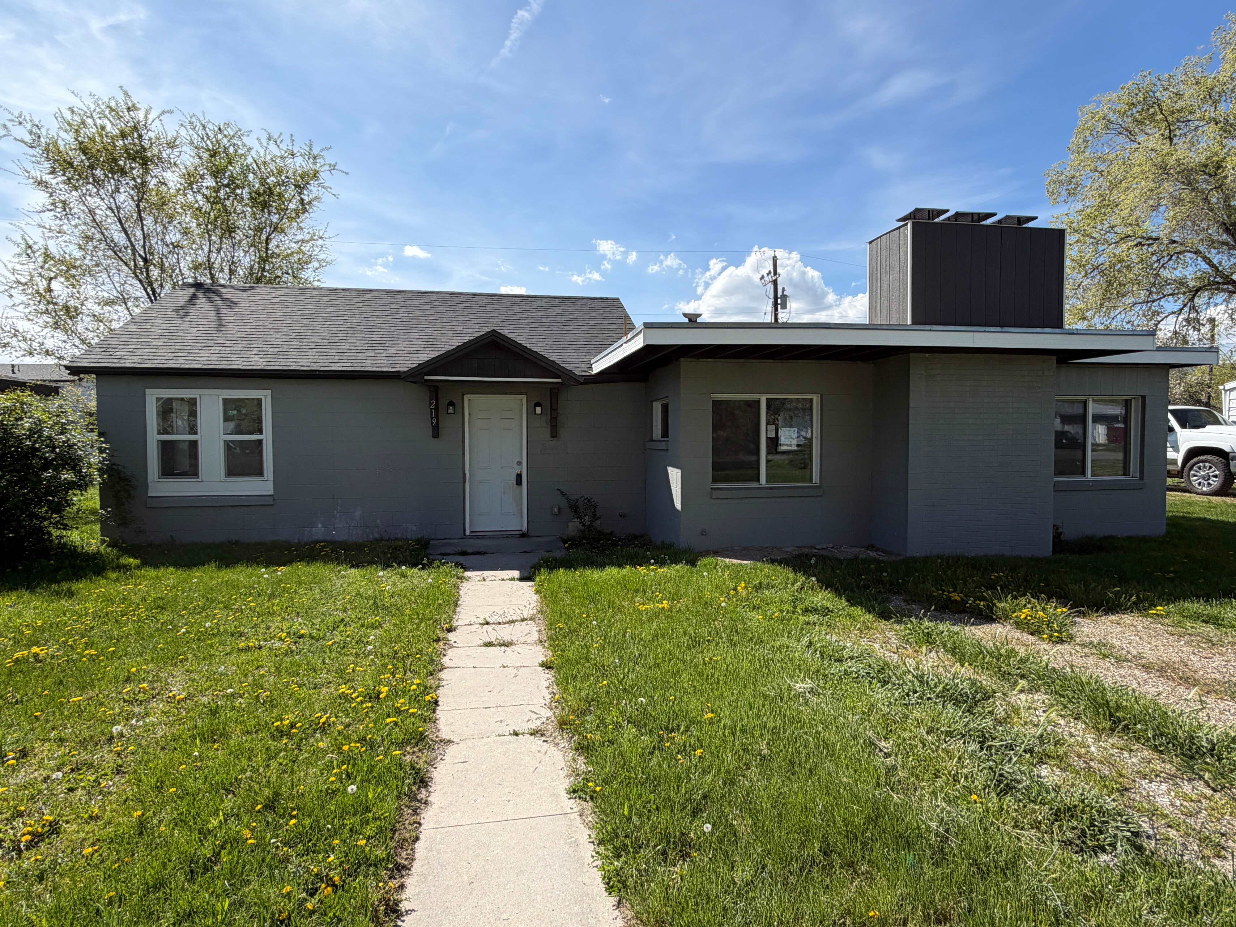 Single Family Home 3BR 2BA — 219 N 300 W, Tremonton, UT
