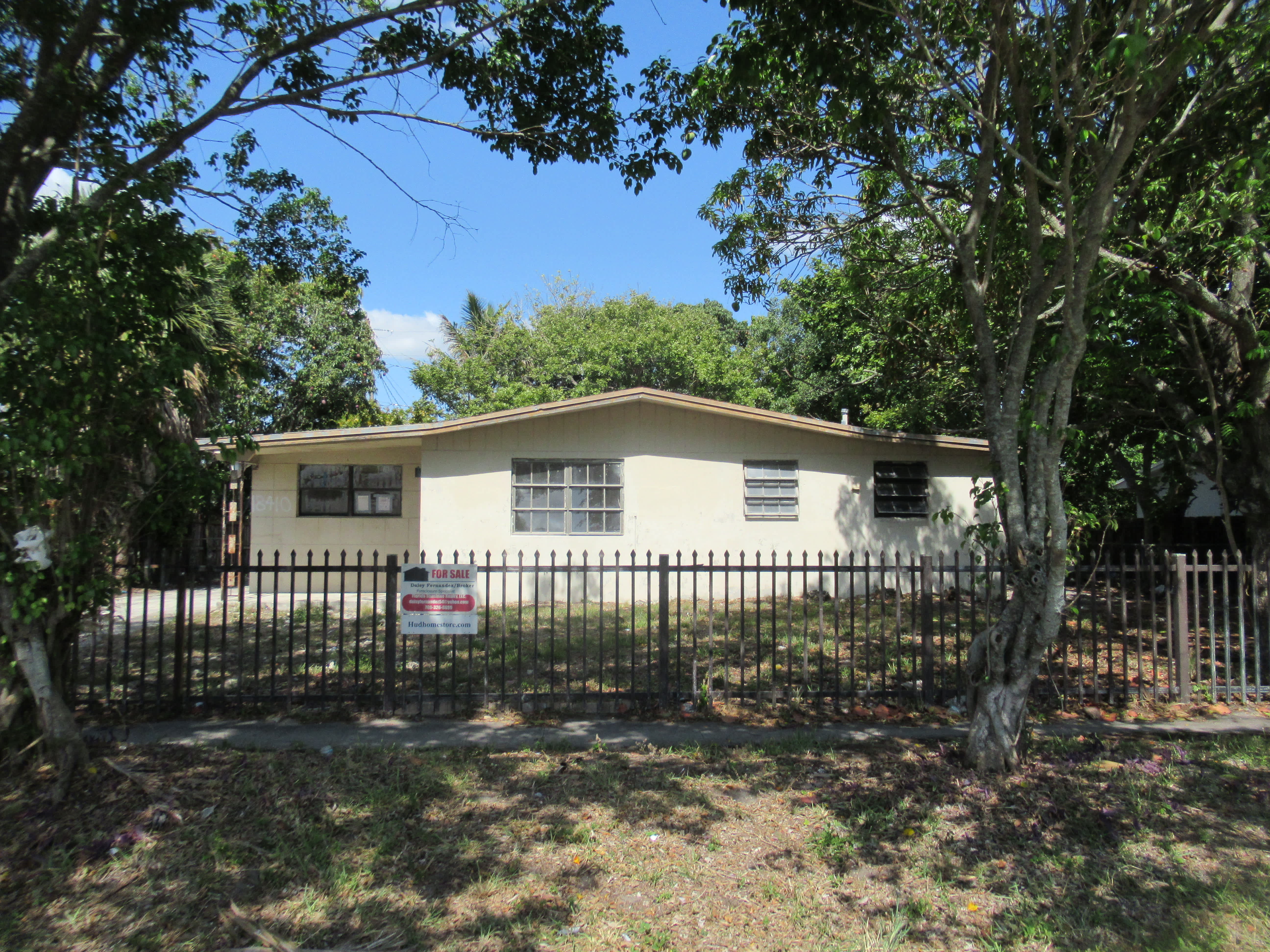 Photograph of 18410 Nw 42nd Ave., Miami Gardens, FL 33055