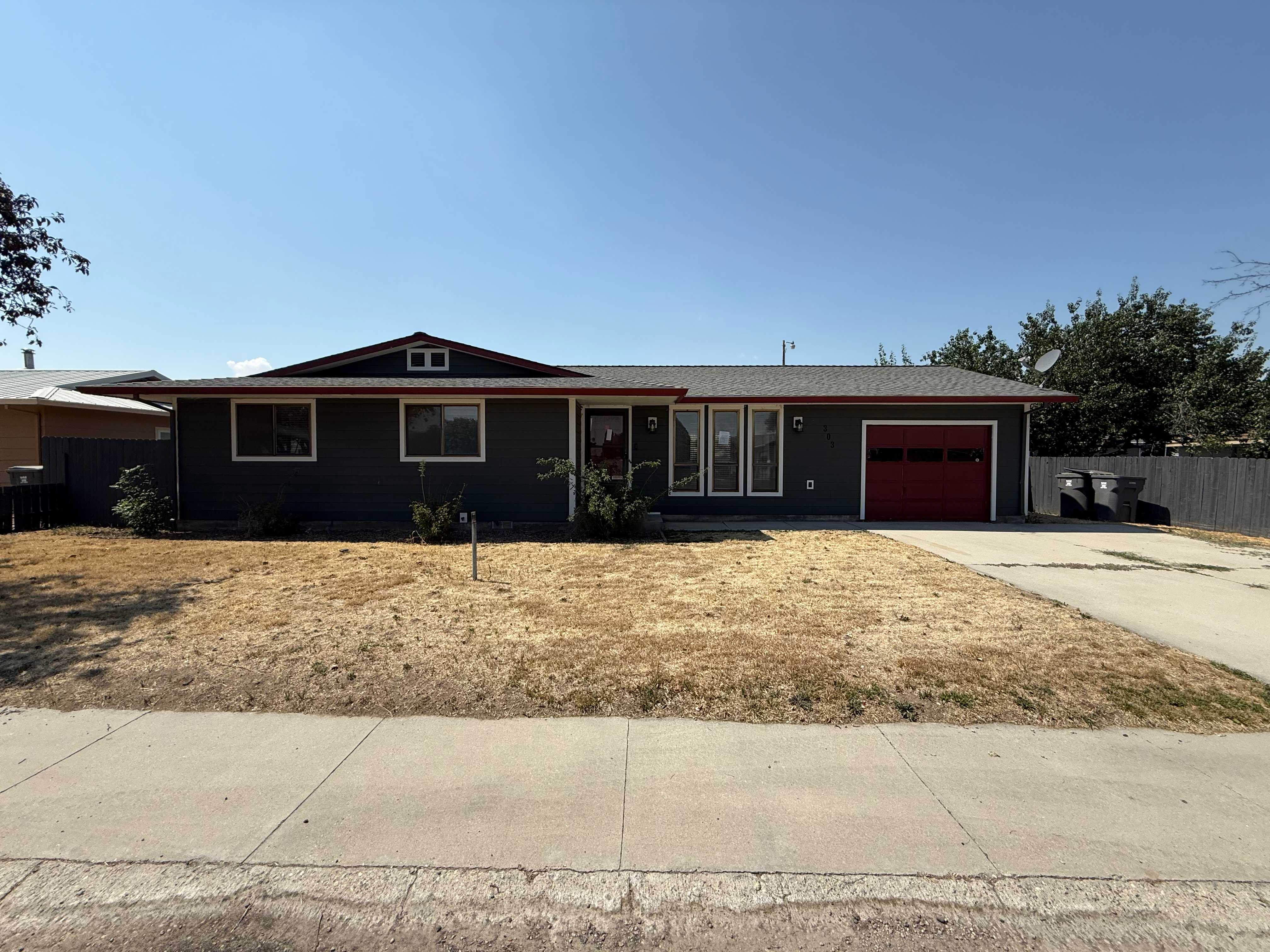303 S 5th St W