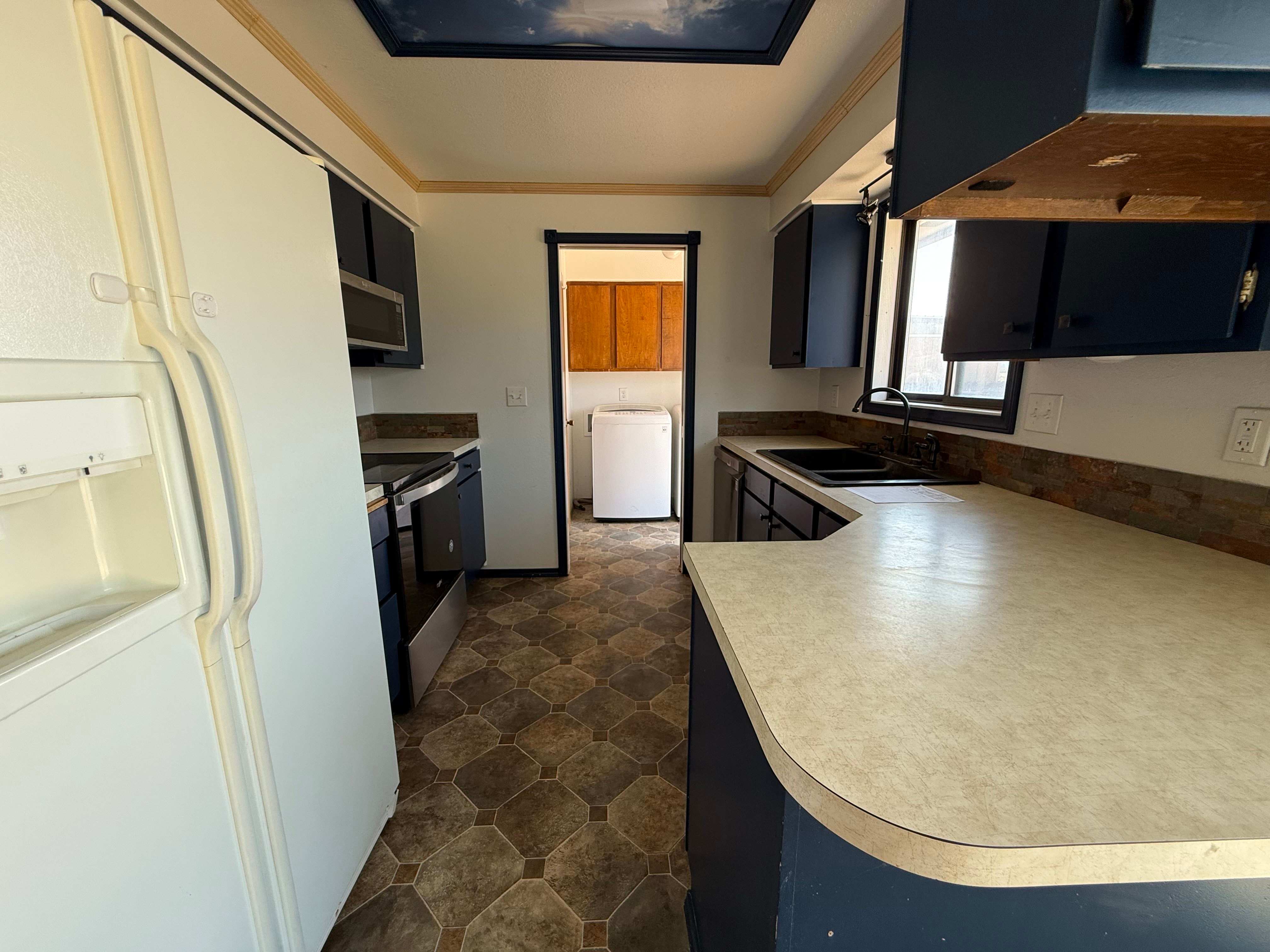 303 S 5th St W photo