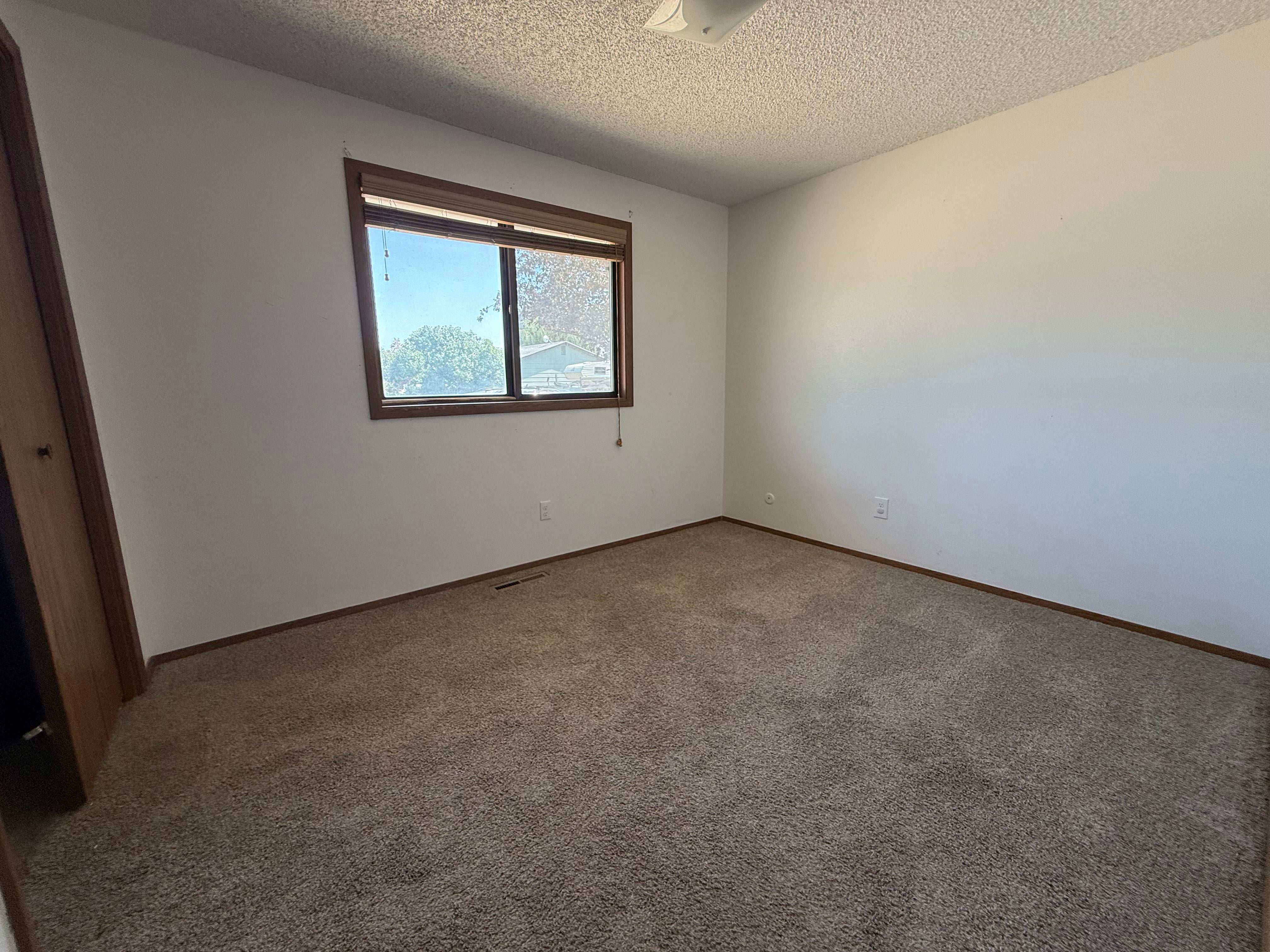 303 S 5th St W photo