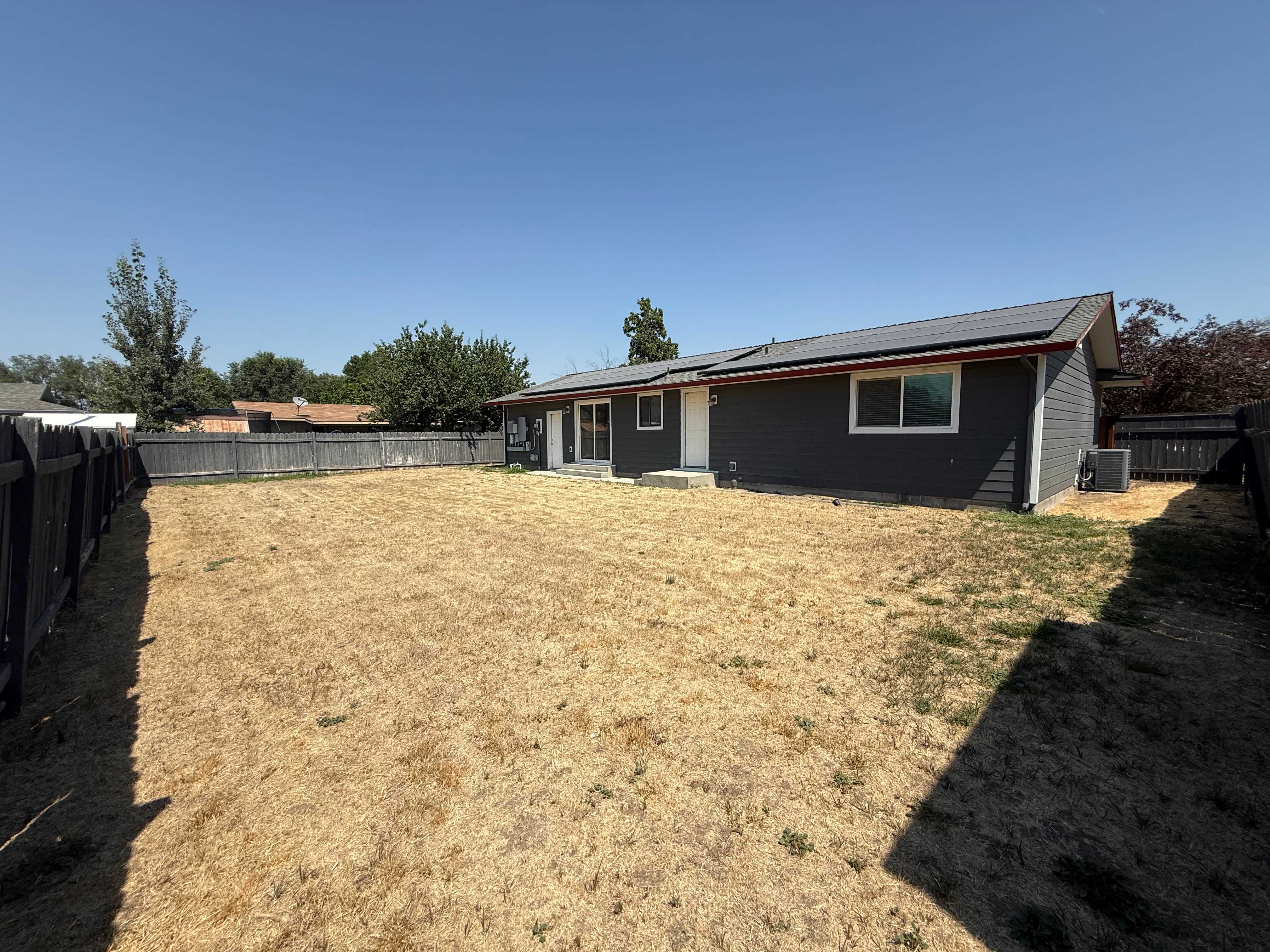 303 S 5th St W photo