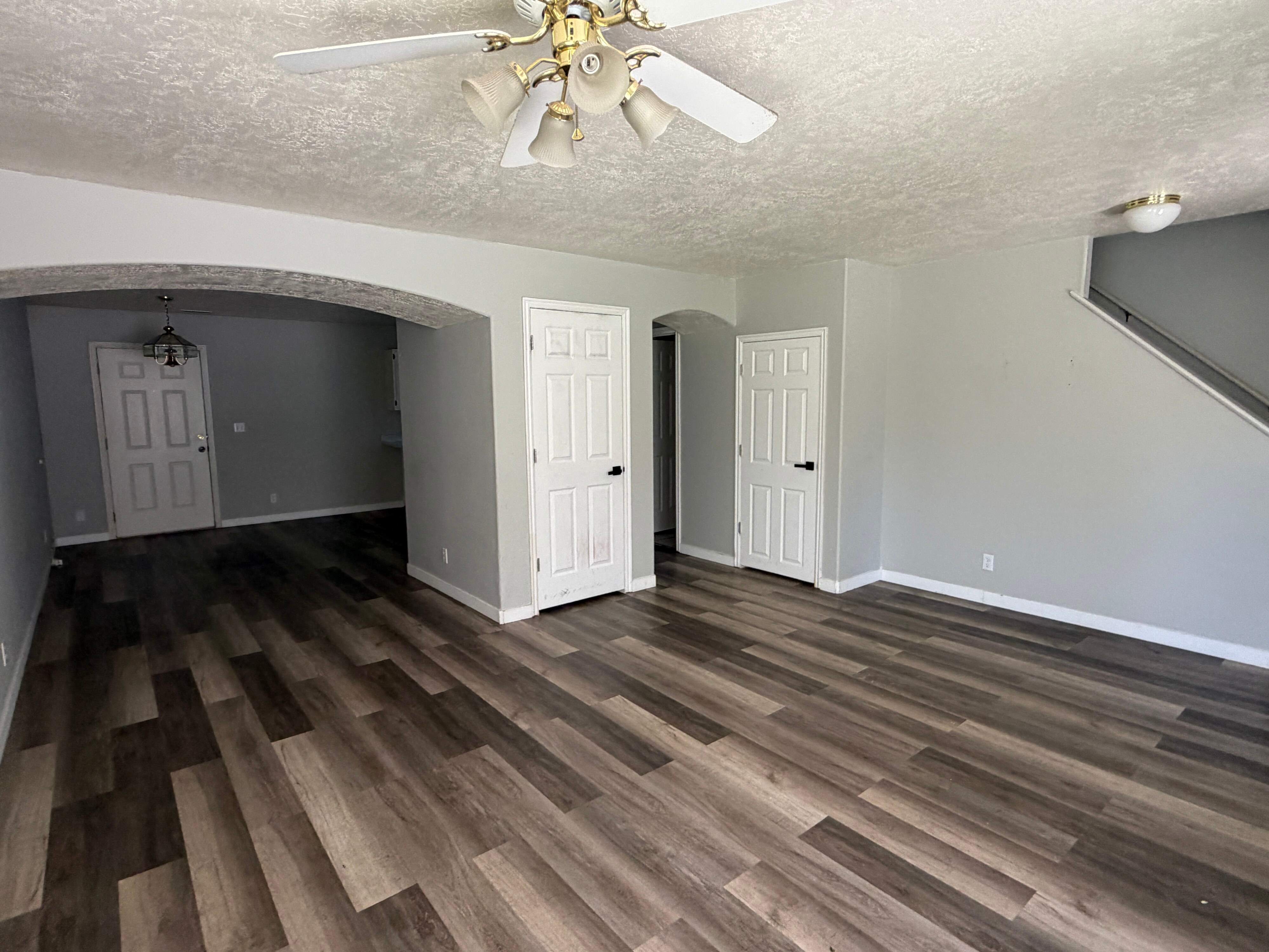 825 E 760 N photo
