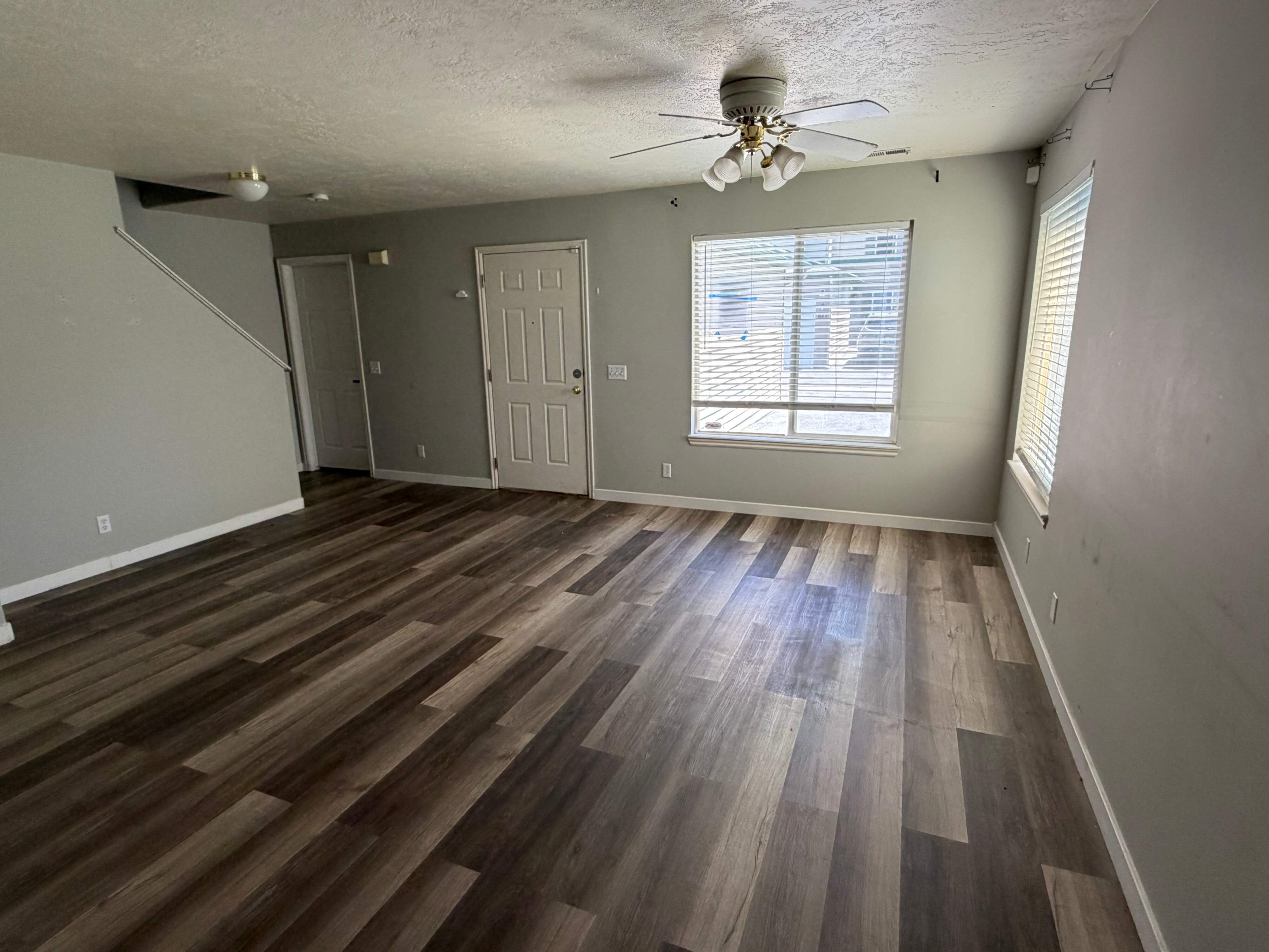 825 E 760 N photo