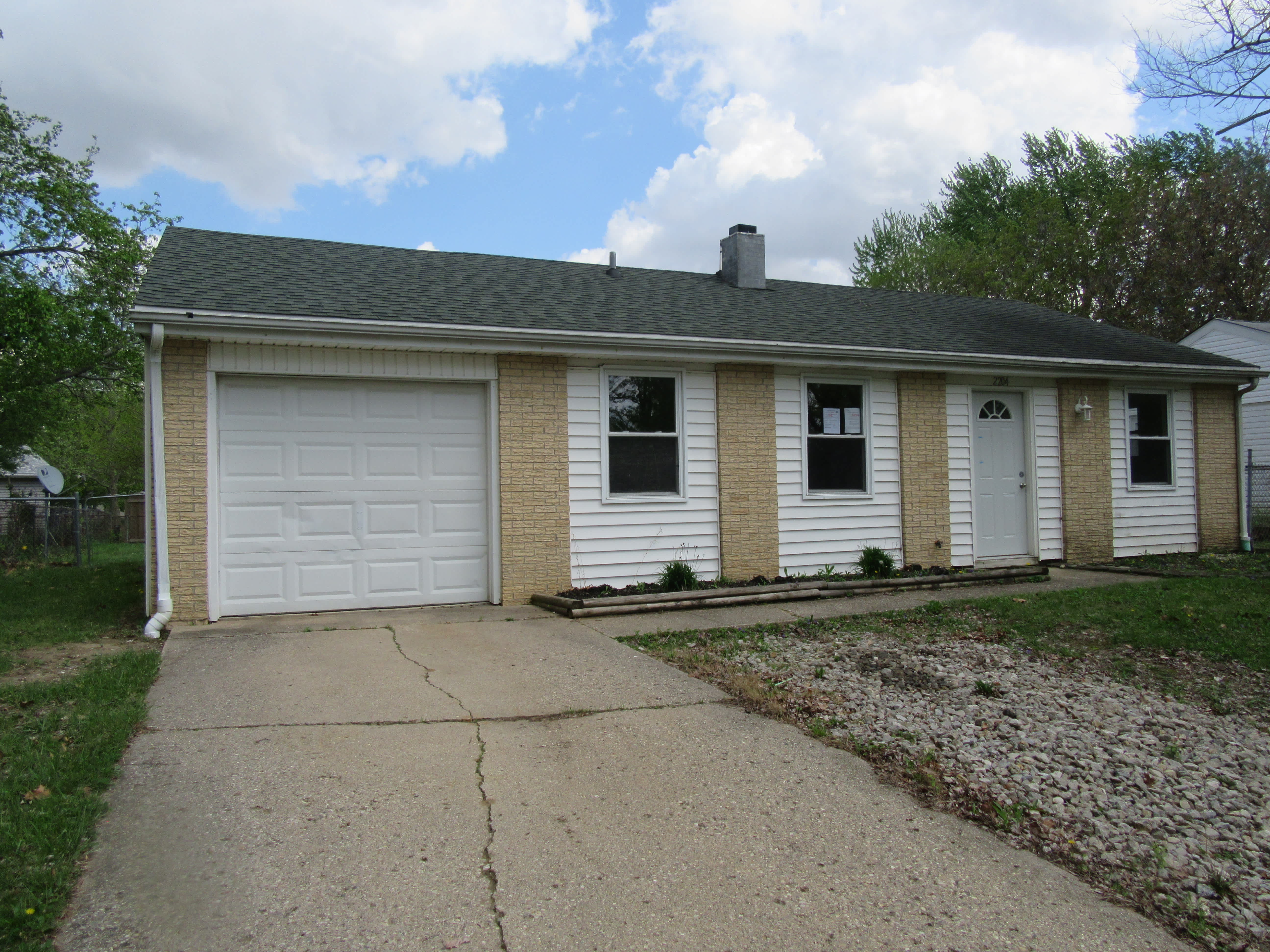 Single Family Home 3BR 1BA — 2204 Beauvoir Ct, Kokomo, IN