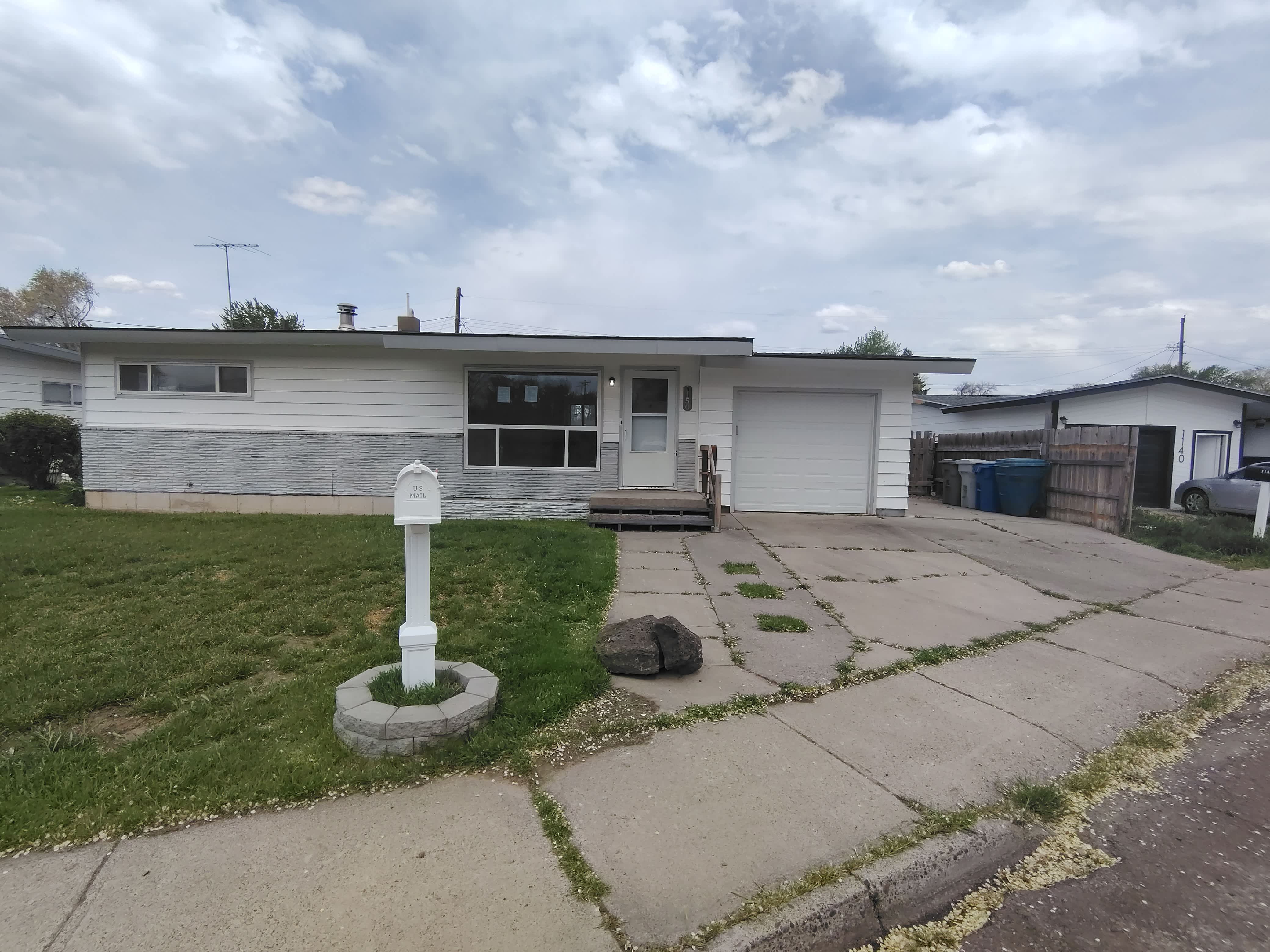 Single Family Home 3BR 1BA — 1150 N 9th E, Mountain Home, ID