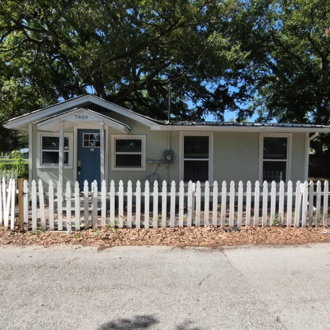 Photograph of 7409 Rhode Island Dr, Tampa, FL 33619