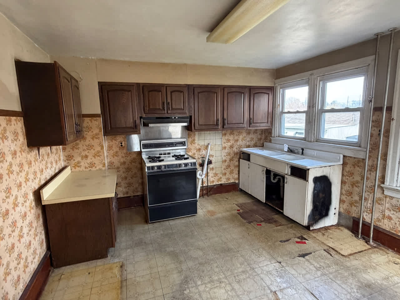 131 Bradford Ave photo