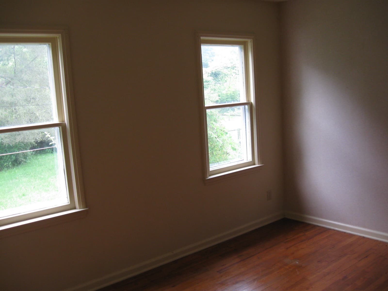 211 W Irwin St photo