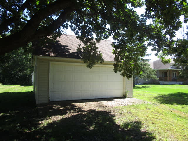 216 E Main St photo