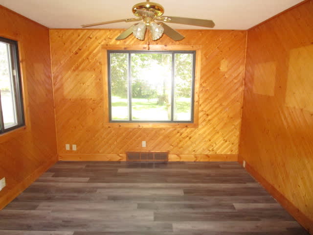216 E Main St photo