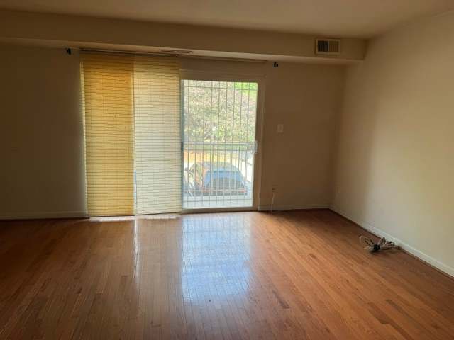 2760 Naylor Rd Se 104n photo