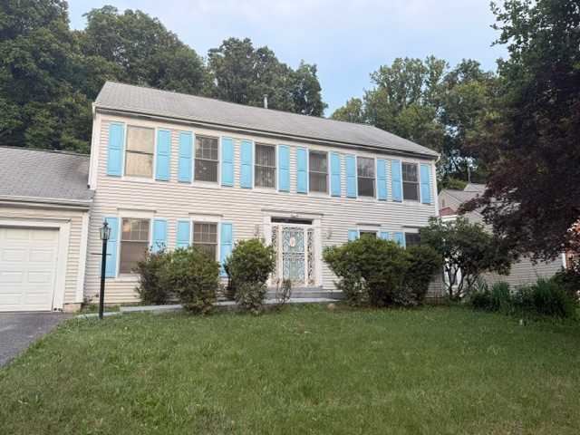 1437 Kings Manor Dr