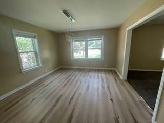 521 W Broadway Ave photo