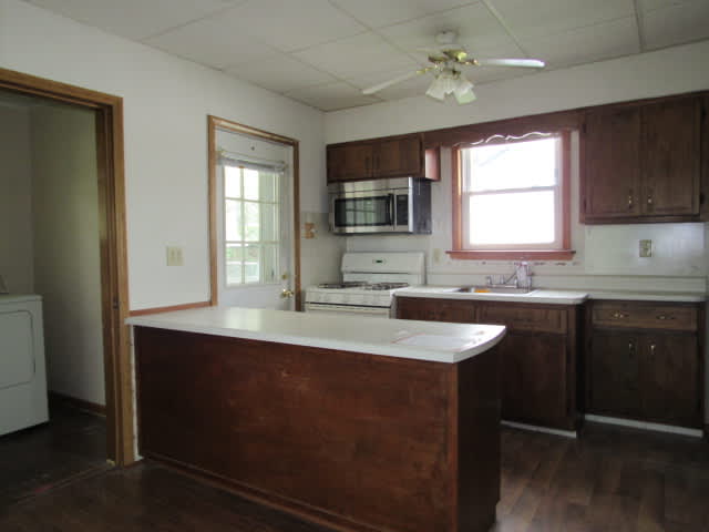 160 Tillman Ave photo