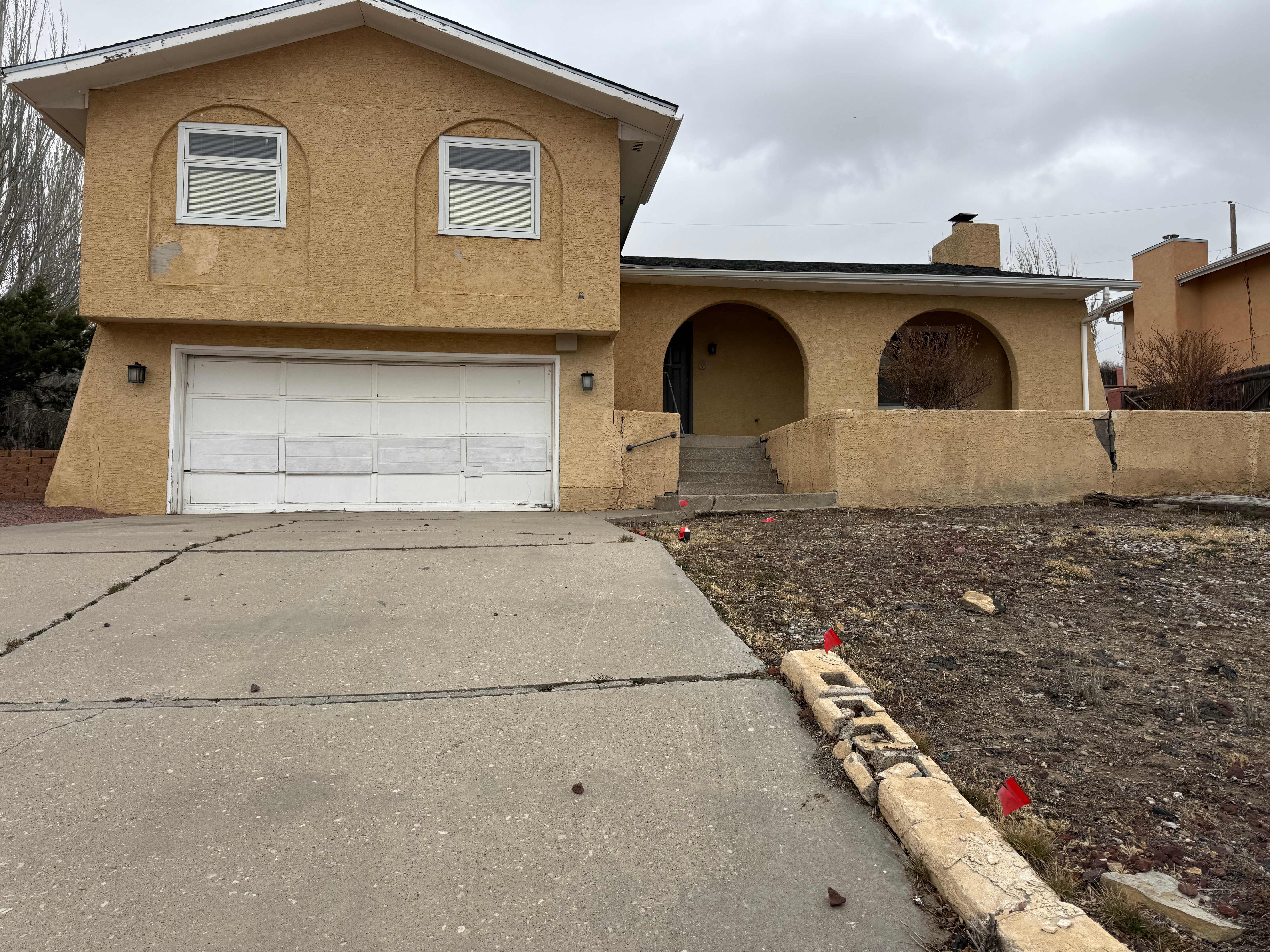 Photograph of 1711 Mesquite Dr, Gallup, NM 87301