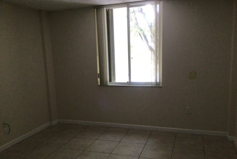 6861 Sw 147th Ave Apt 3g photo