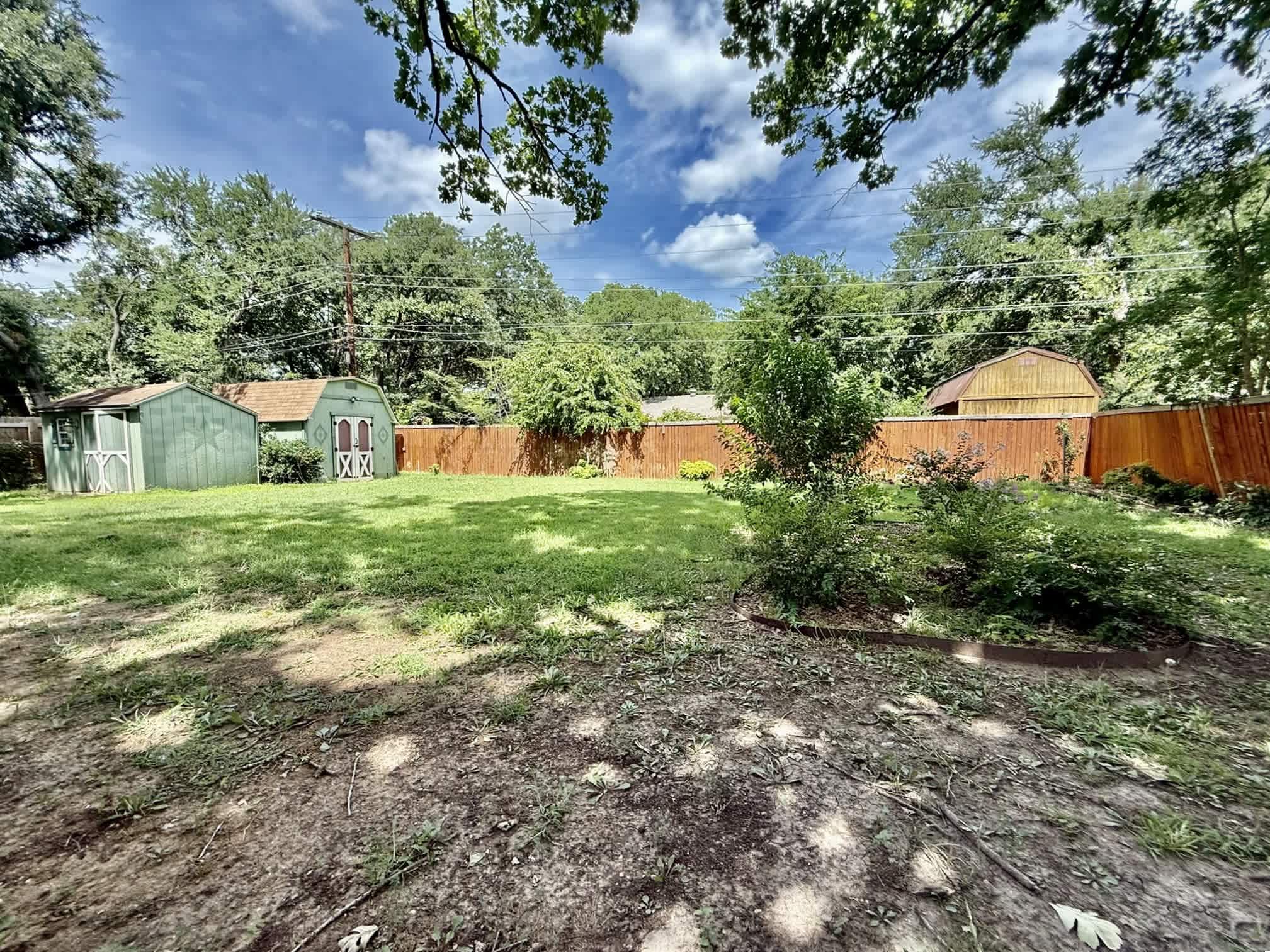 202 Juniper St photo