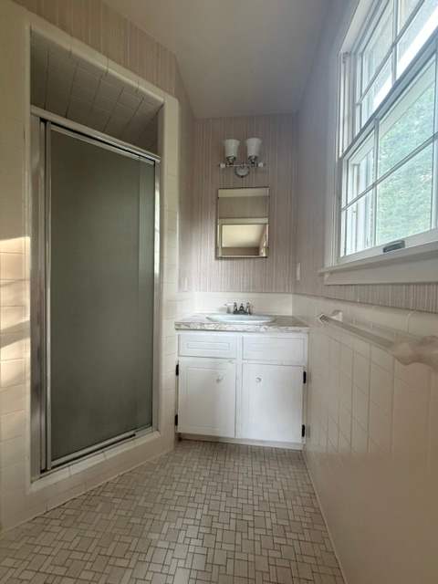 815 Canterbury Dr photo
