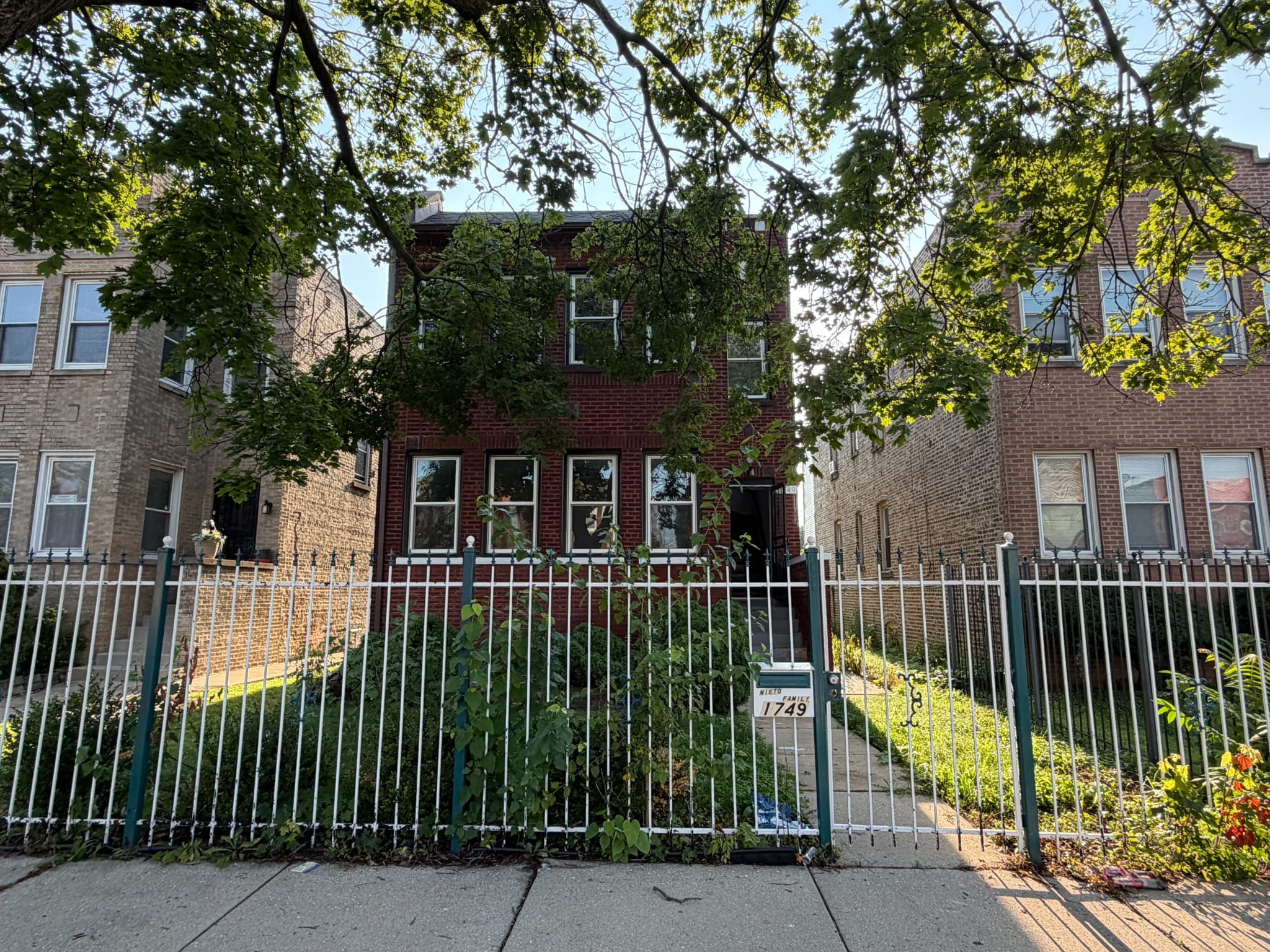1749 N Meade Ave