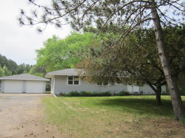 Single Family Home 3BR 1BA - 1064 273rd Ave NE, Isanti, MN