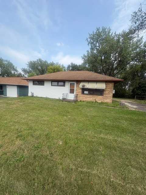 Photograph of 2594 Fairview Ave N, Roseville, MN 55113