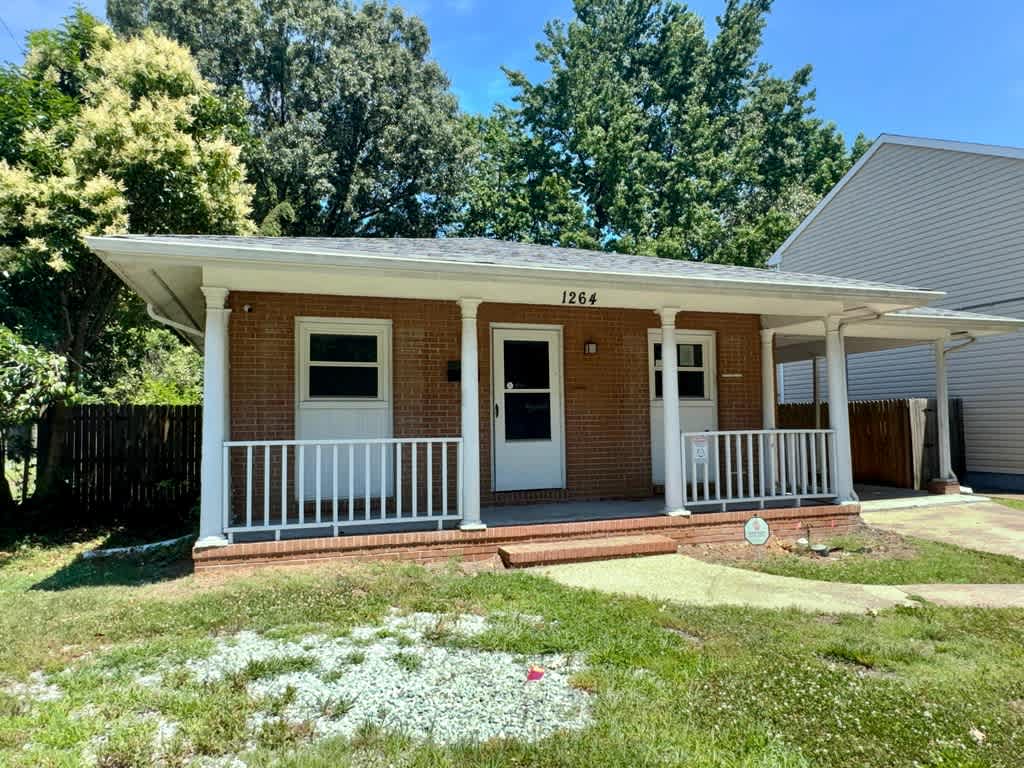 Single Family Home 3BR 1.5BA - 1264 Strand St, Norfolk, VA