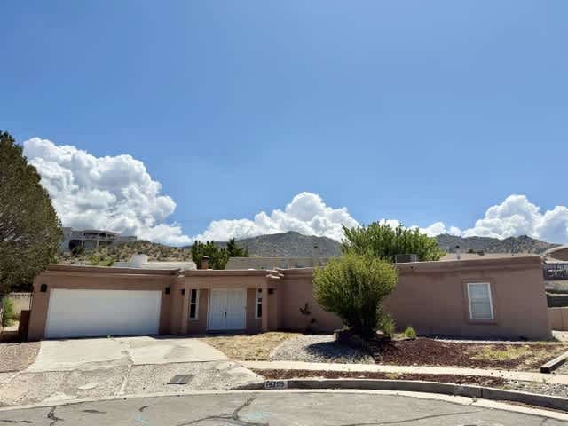 Single Family Home 3BR 2.1BA - 14209 Ciudad Ct NE, Albuquerque, NM