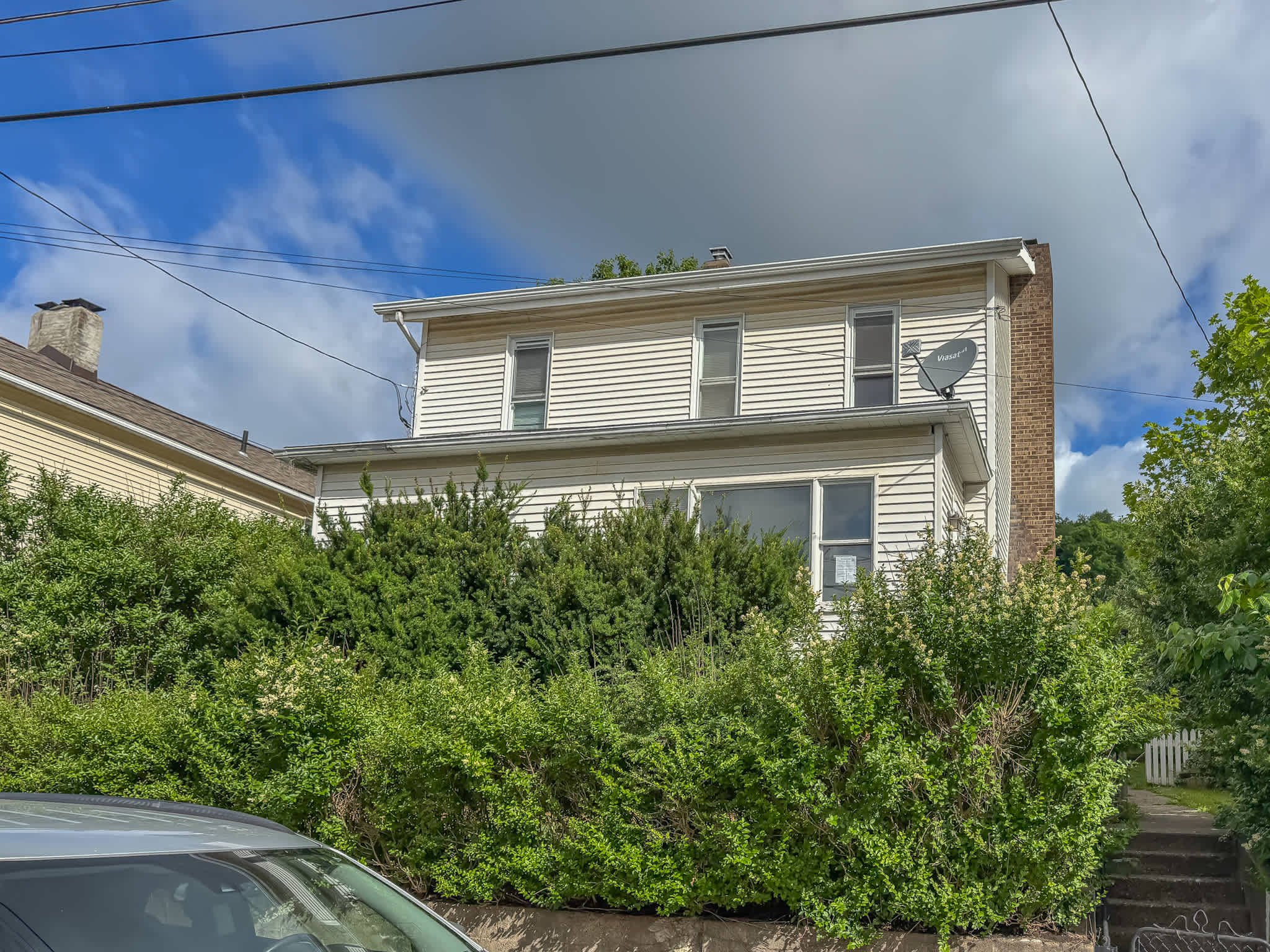 Single Family Home 2BR 1BA - 220 W 10th Ave 02, Tarentum, PA