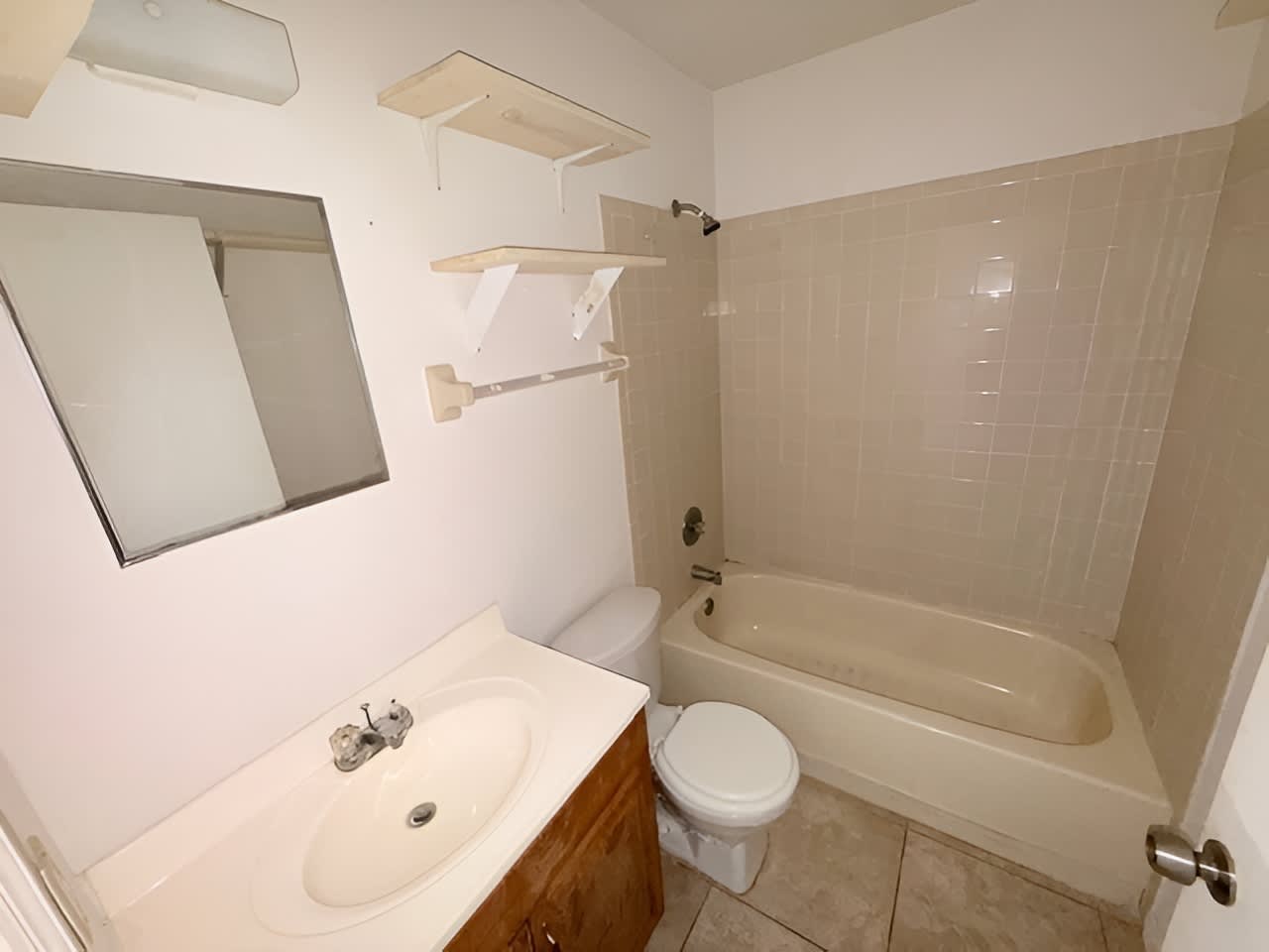 2913 Pinewood Dr NE photo
