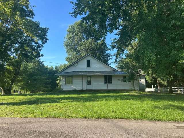 Photograph of 775 Deerfield Rd, Zanesville, OH 43701