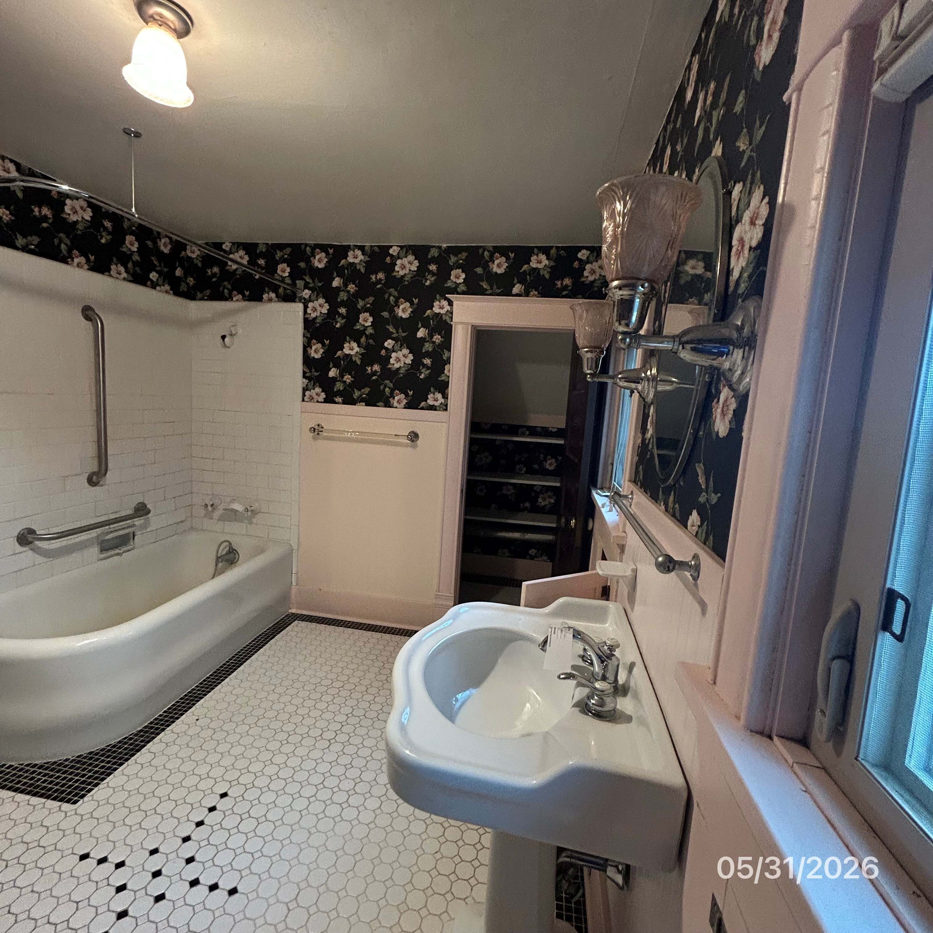 202 3rd St photo