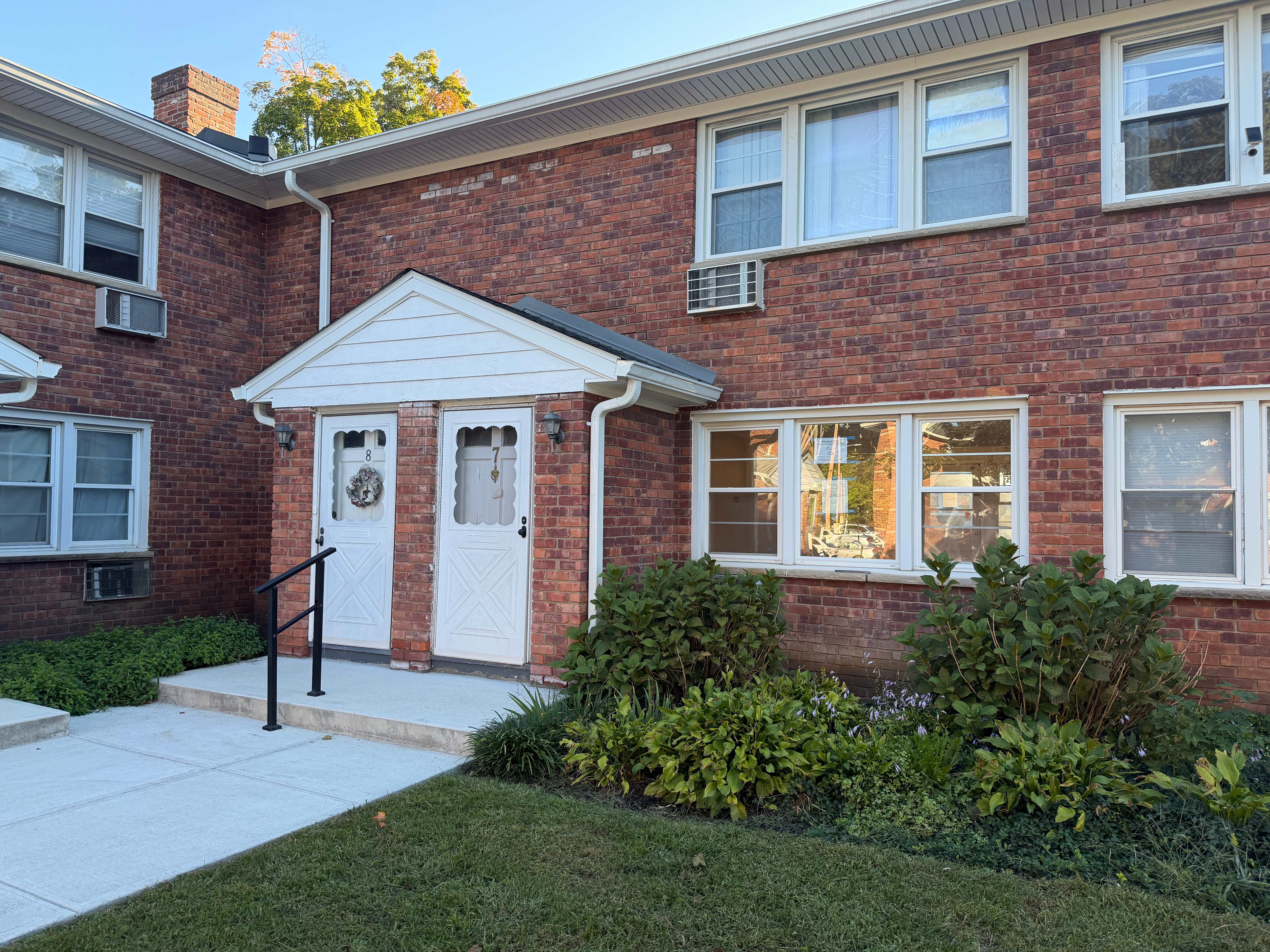 2710 South Road F7 photo