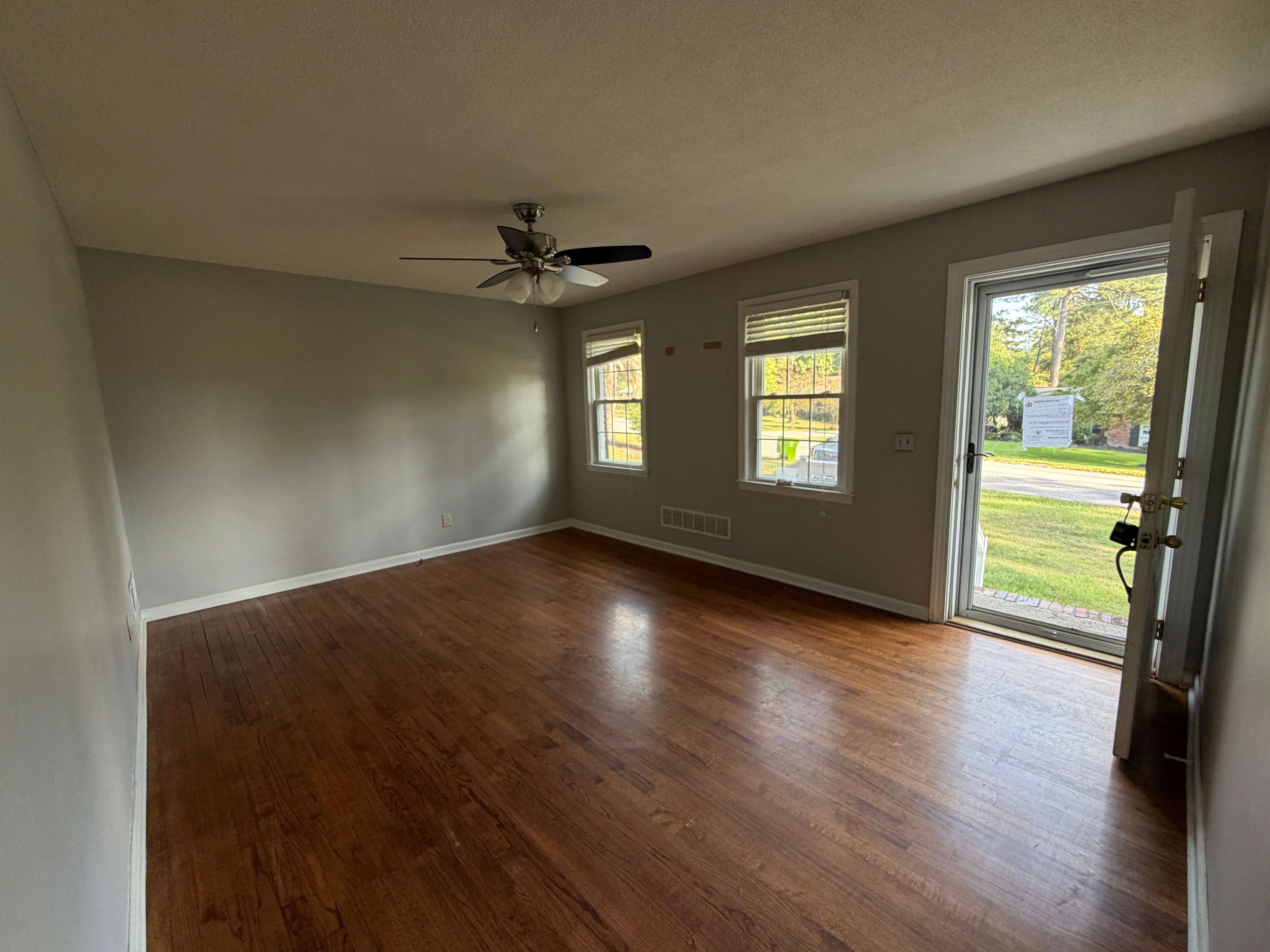 74 Newport Dr photo