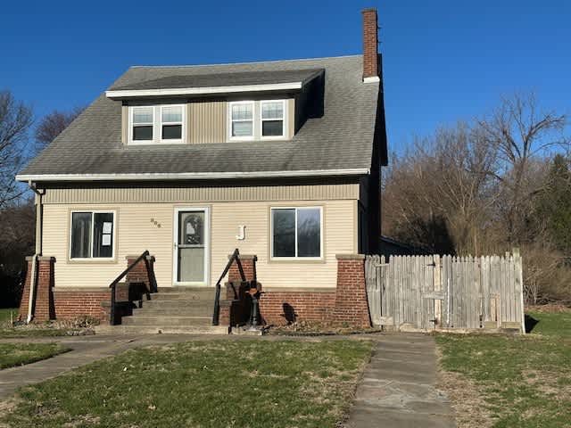 Photograph of 806 S Elm St, Jefferson, IA 50129