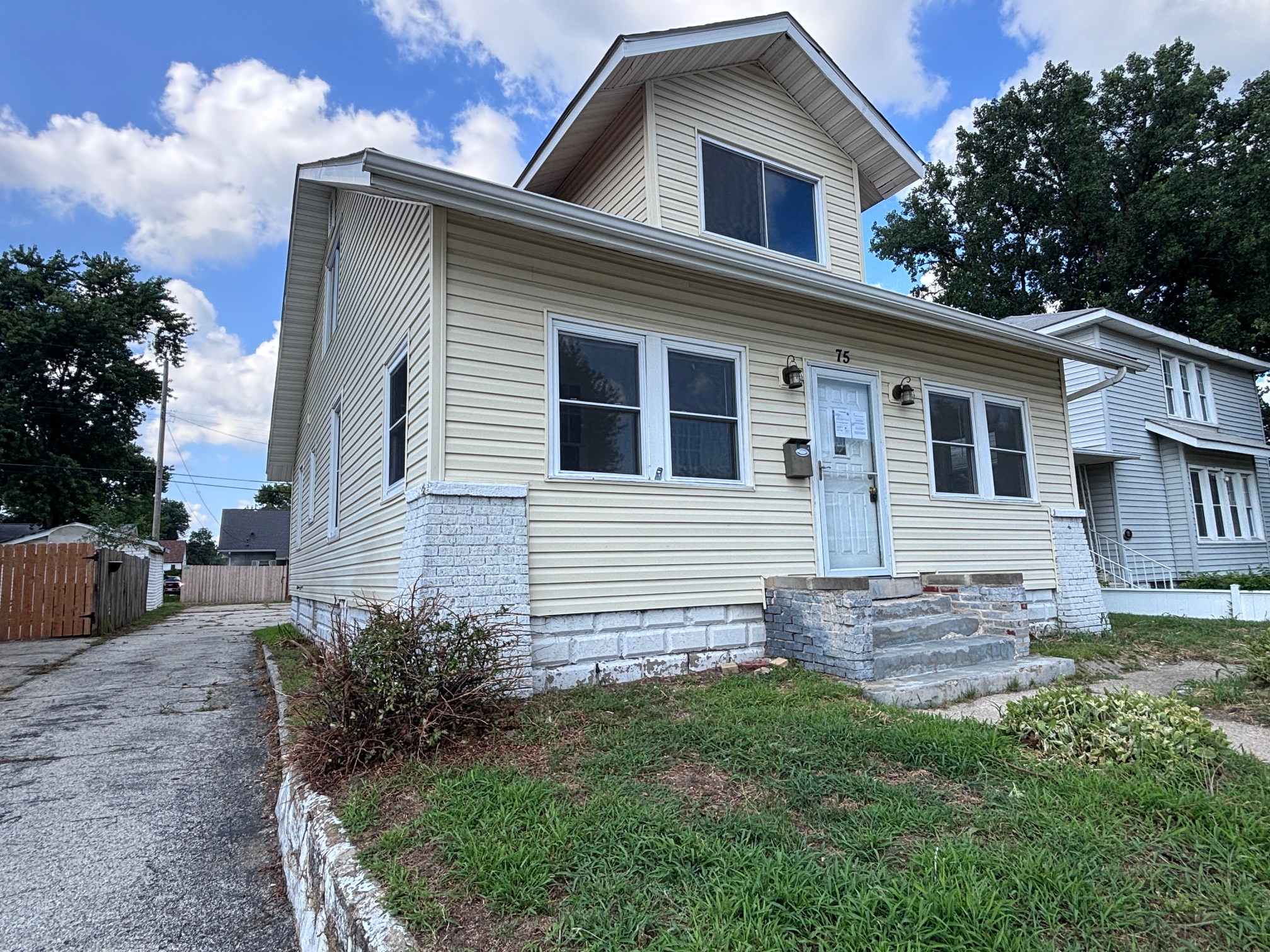 75 Eckhard Ave photo