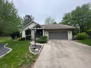 Photograph of 2717 Burr Oaks Cir, Ames, IA 50014