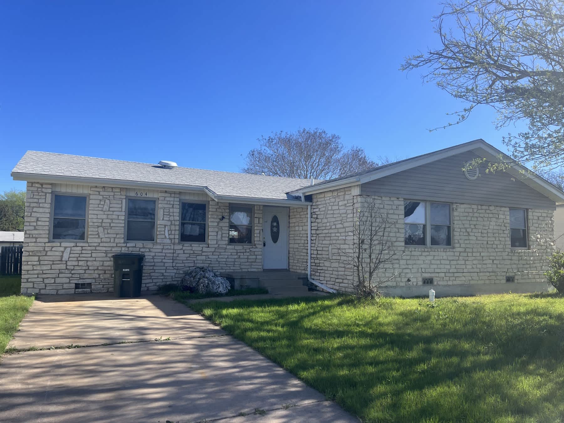 Photograph of 604 W Avenue A, Copperas Cove, TX 76522