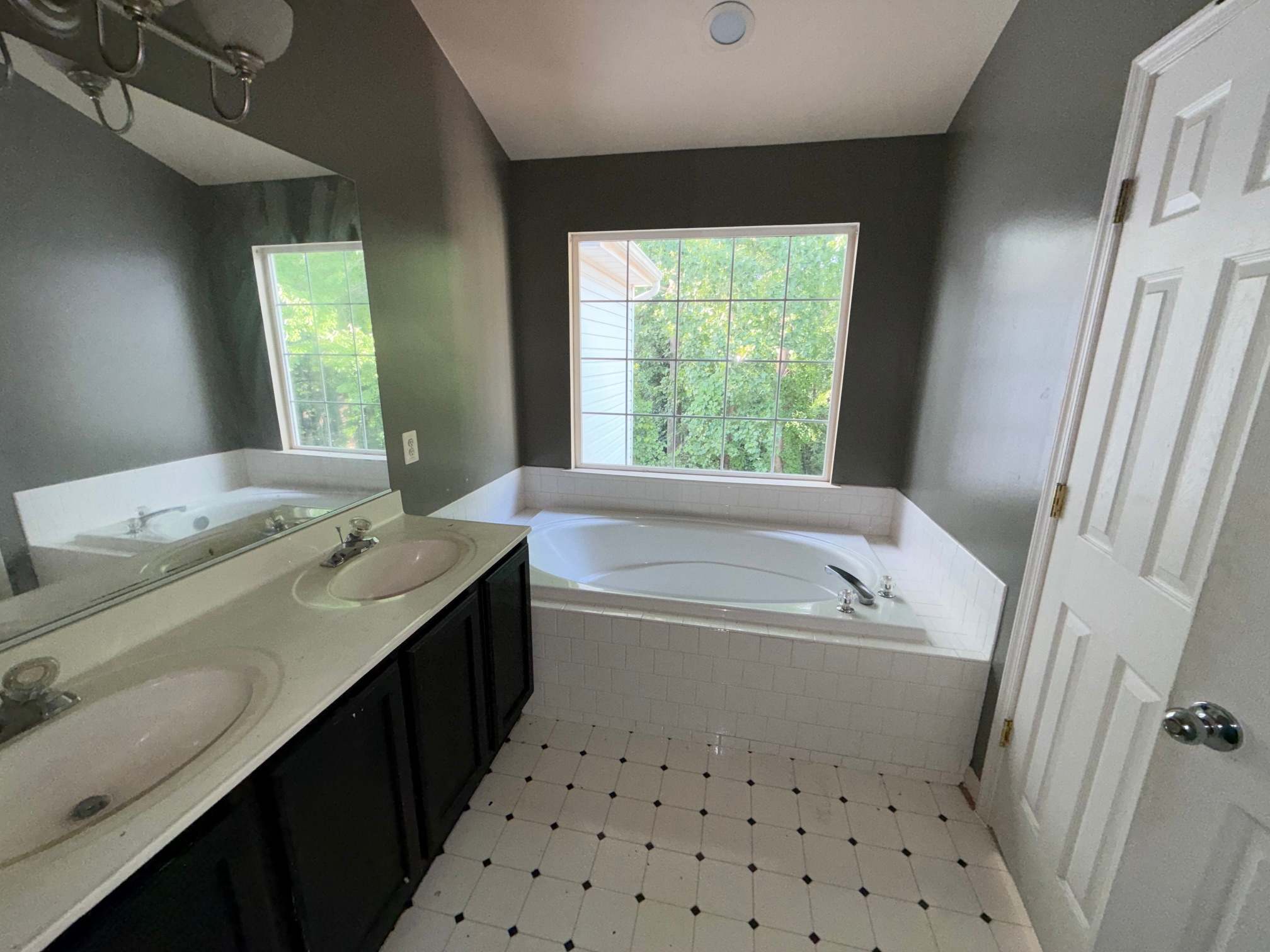 12119 Sutton Lane photo