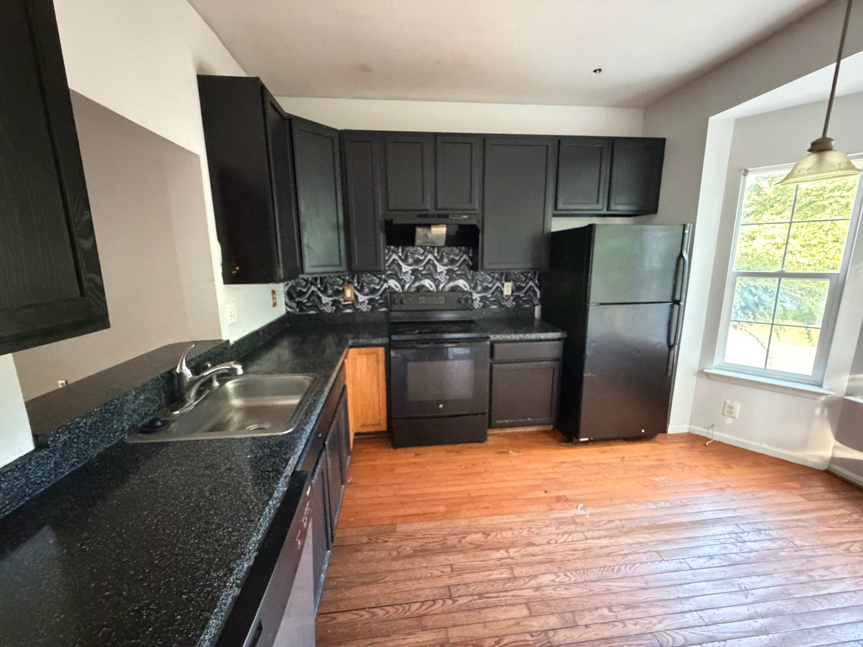 12119 Sutton Lane photo