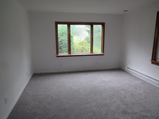 2060 Oakridge Dr photo