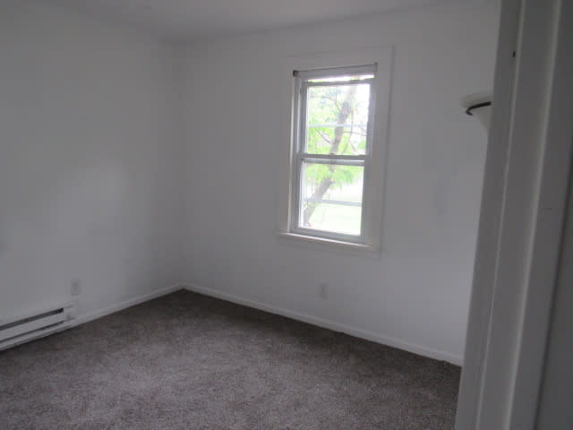 2060 Oakridge Dr photo
