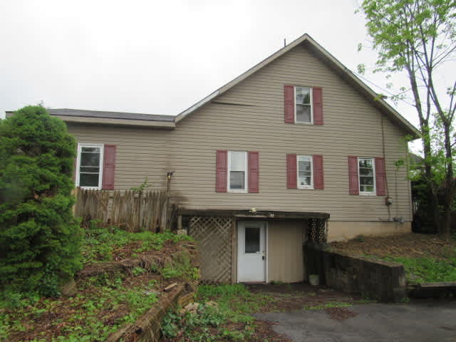 2060 Oakridge Dr photo