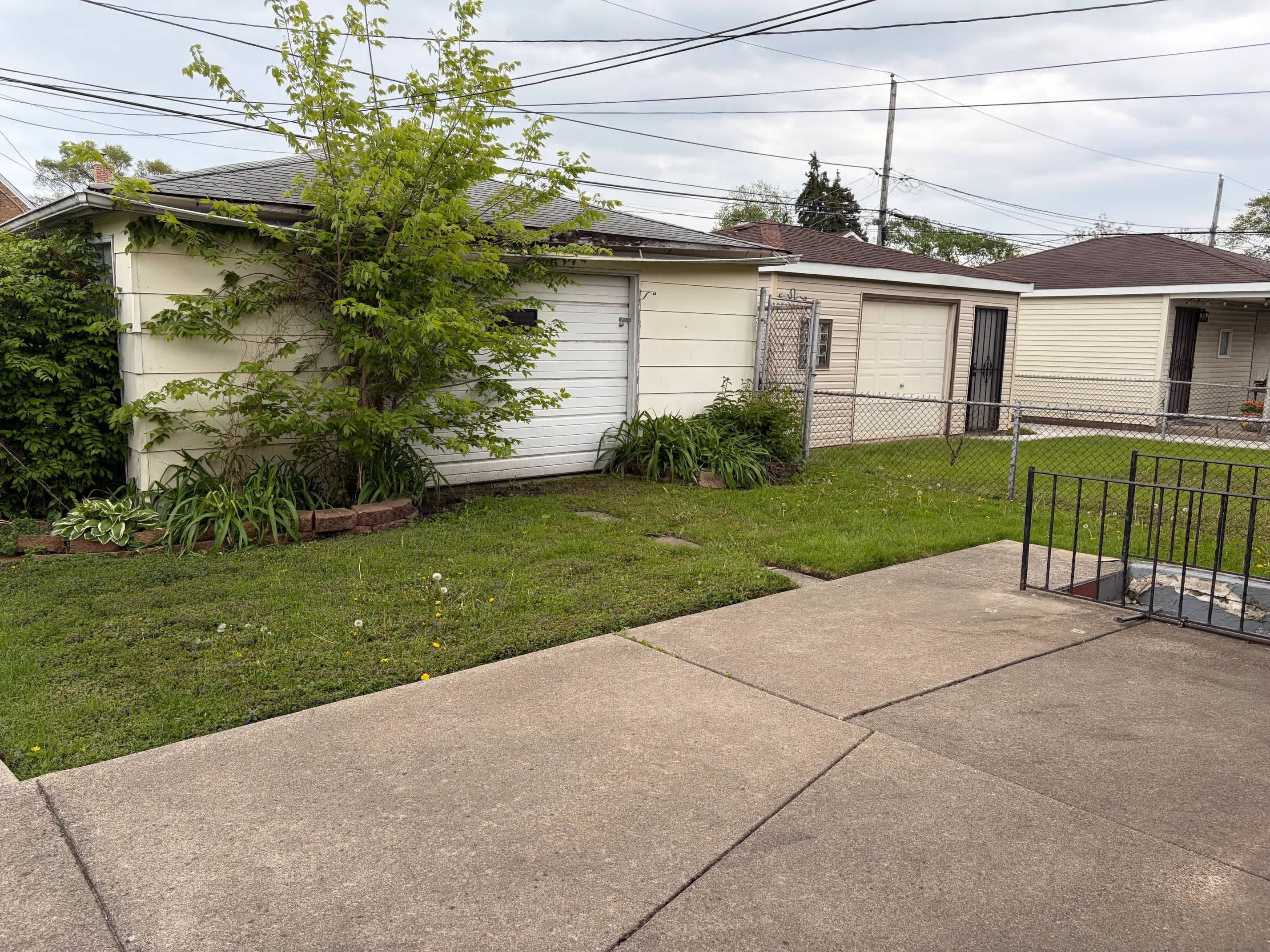 10031 S Forest Ave photo