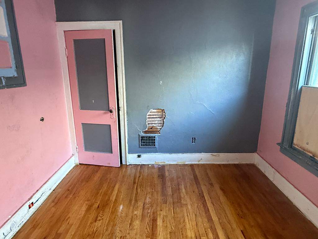 8834-36 Neal St photo