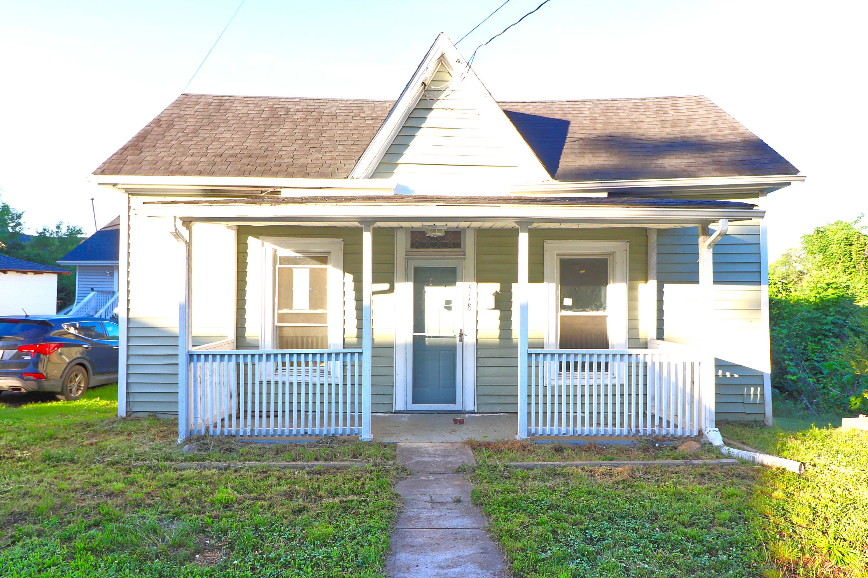 Single Family Home 2BR 1BA - 518 Patton Ave NW, Roanoke, VA