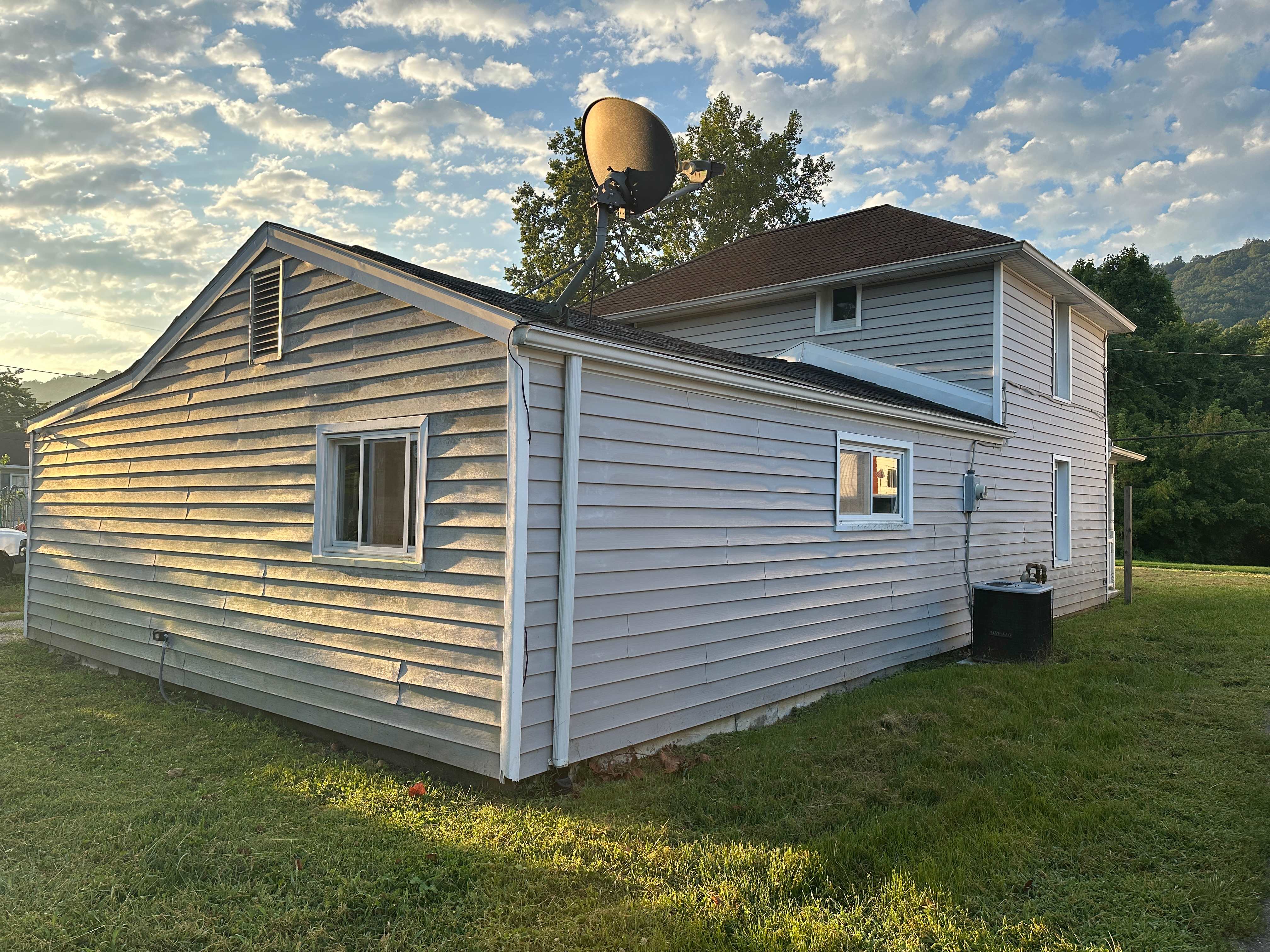 1371 Rosemount Rd photo