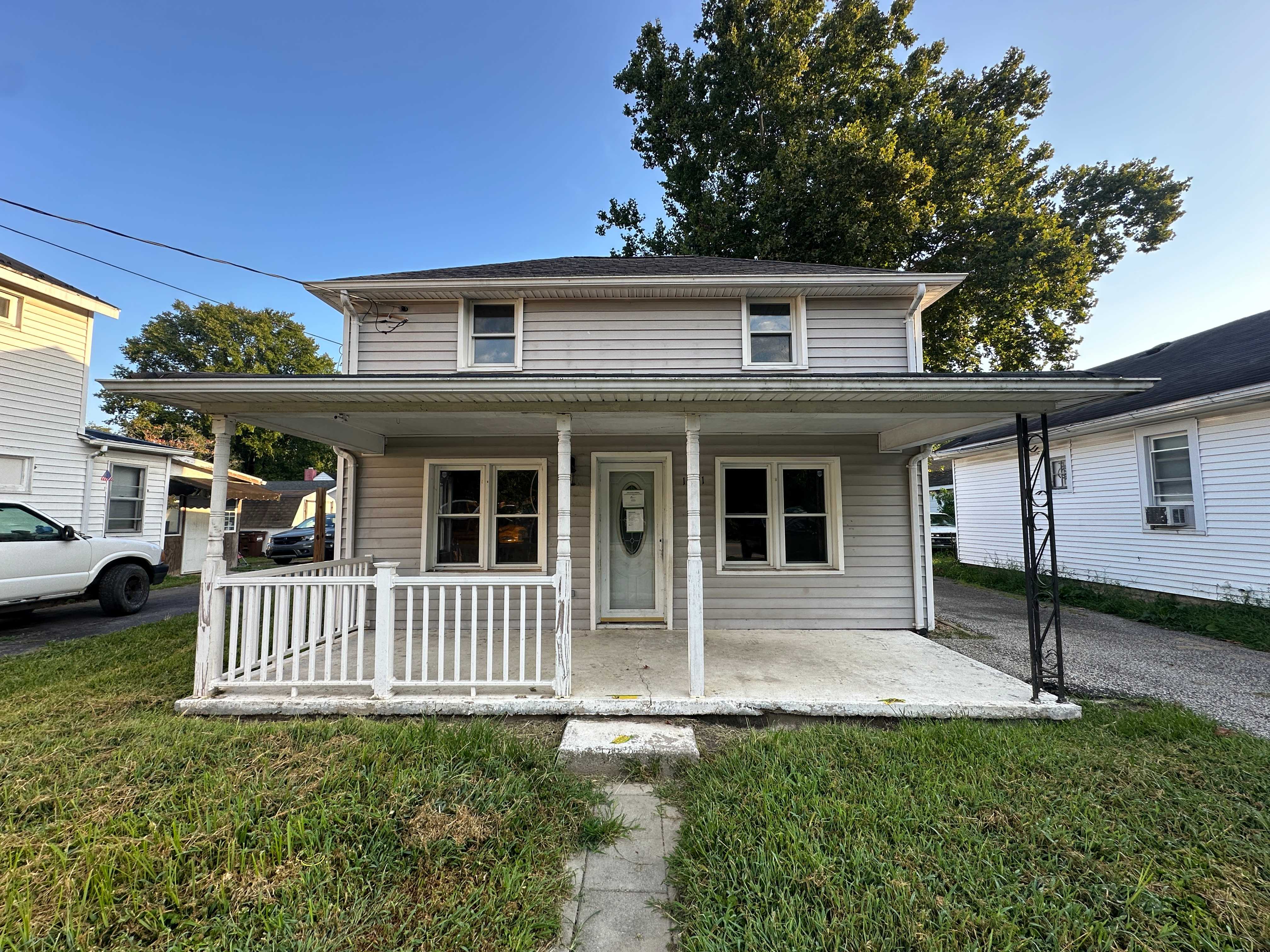 1371 Rosemount Rd