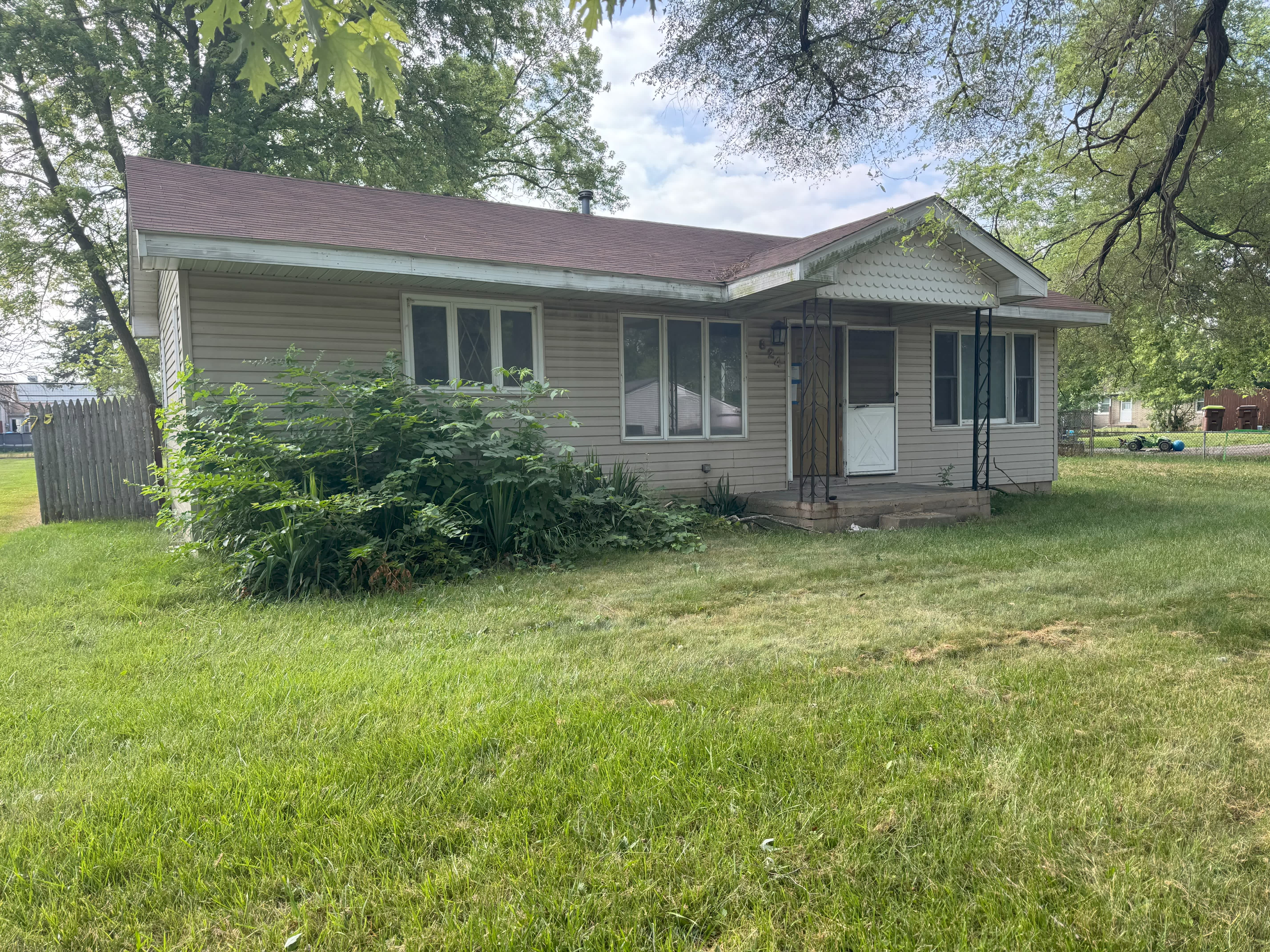 824 Harbor Ave photo